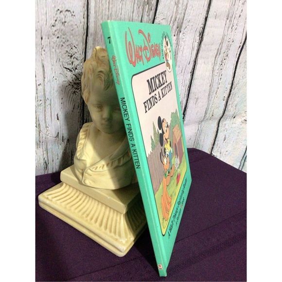 1986 Hardback Children’s Book “ Mickey Finds A Kitten “ Walt Disney Beginning Re - Picture 5 of 11